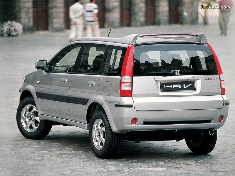 Photos of Honda HR-V 5-door (GH) 2001–05 (800 x 600)
