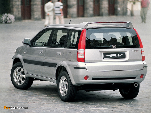 Photos of Honda HR-V 5-door (GH) 2001–05 (640 x 480)