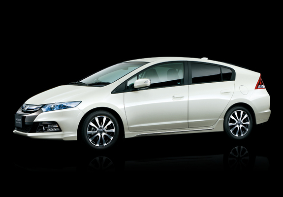 Honda Insight Exclusive JP-spec (ZE2) 2011 pictures