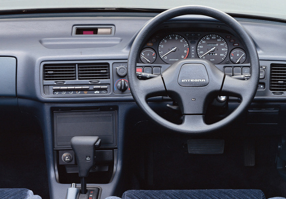 Honda Integra (DA7) 1989–93 photos