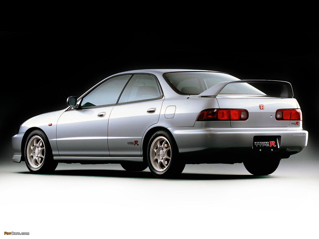 Images of Honda Integra Type-R Sedan (DB8) 1995–2000 (1280 x 960)