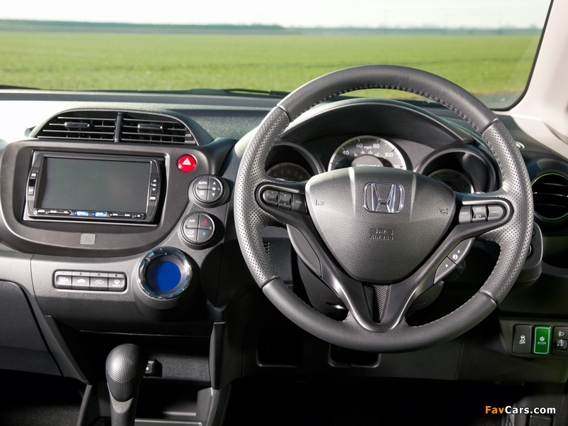 Honda Jazz Hybrid UK-spec 2010 wallpapers (800 x 600)