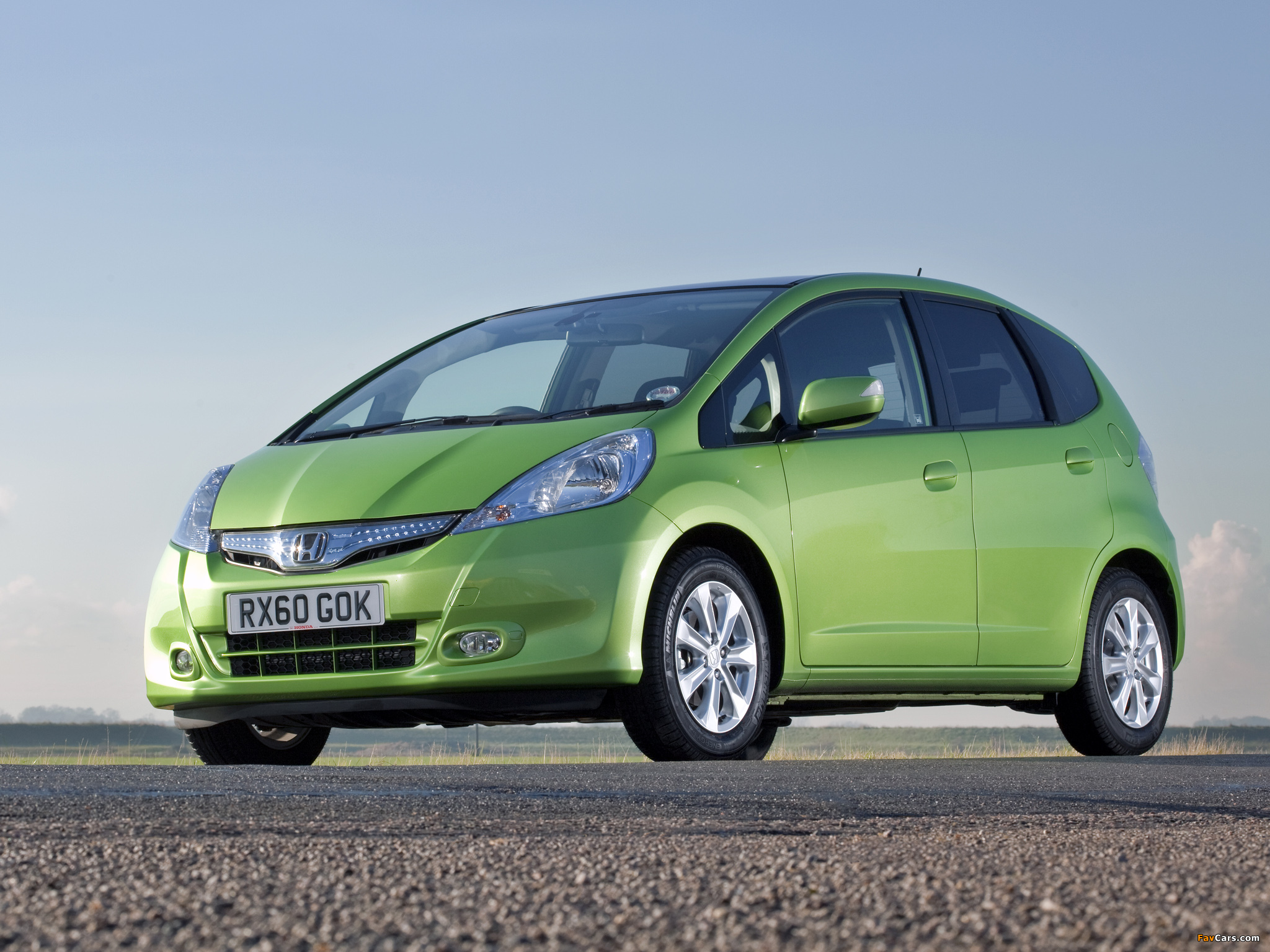 Honda Jazz Hybrid UK-spec 2010 wallpapers (2048 x 1536)