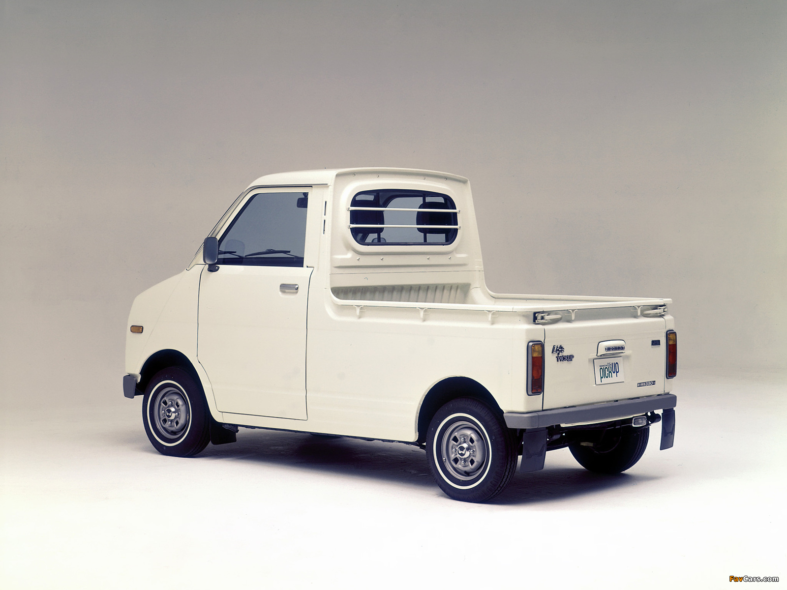 Honda Life Pick Up 1973–74 wallpapers (1600 x 1200)