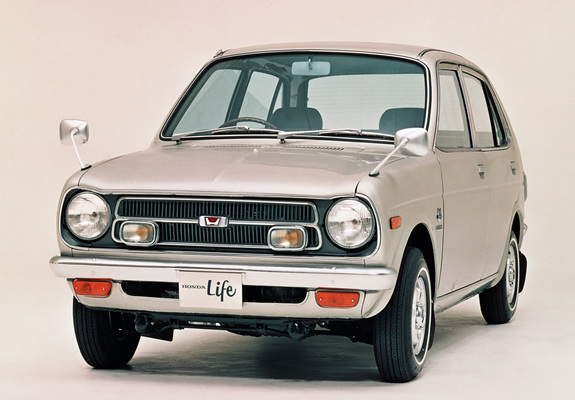 Honda Life 4-door 1971–74 wallpapers