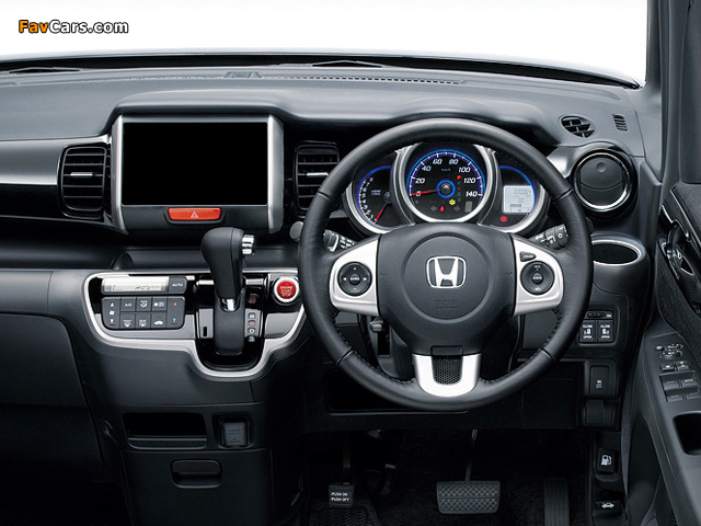 Honda N Box Custom G Turbo Package (JF1) 2011 images (640 x 480)