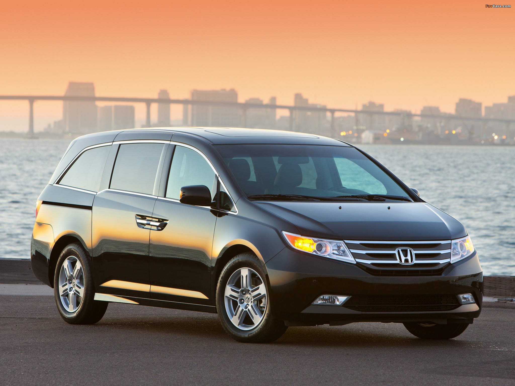 Honda Odyssey US-spec 2010 images (2048 x 1536)