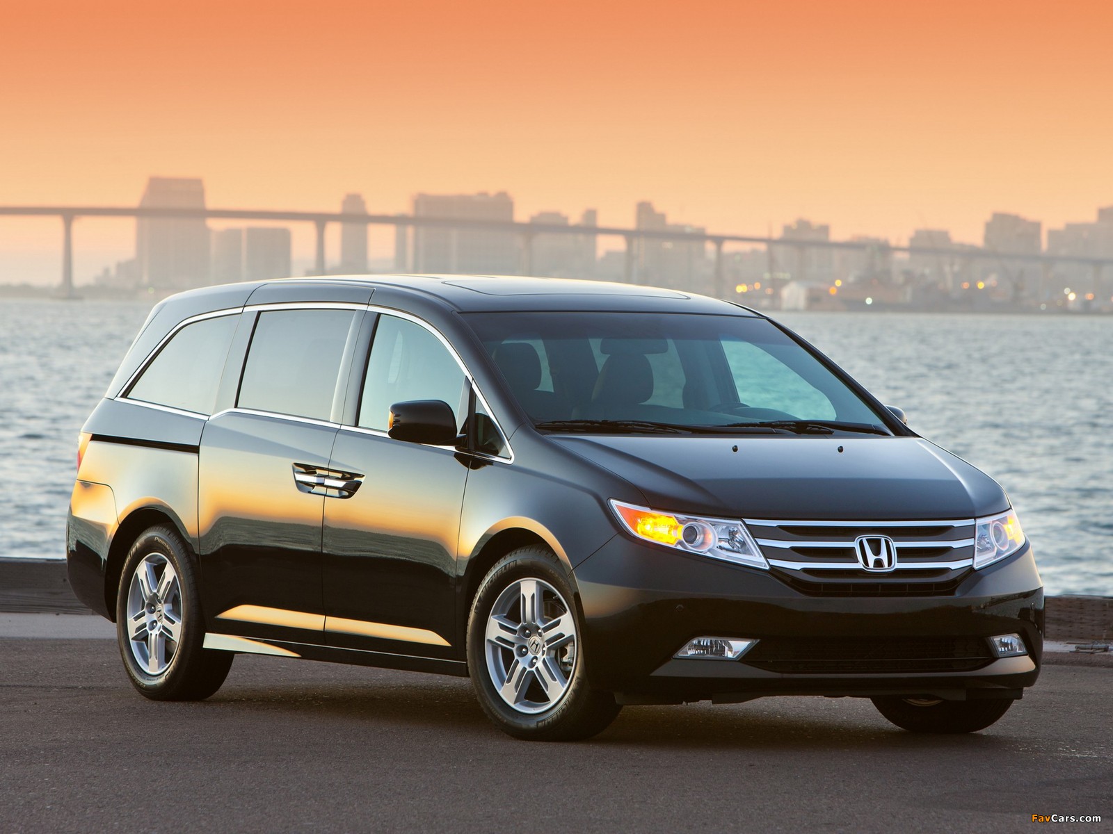 Honda Odyssey US-spec 2010 images (1600 x 1200)