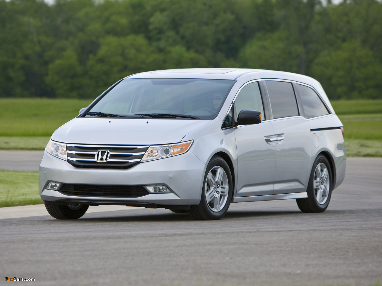 Honda Odyssey US-spec 2010 wallpapers (1280 x 960)