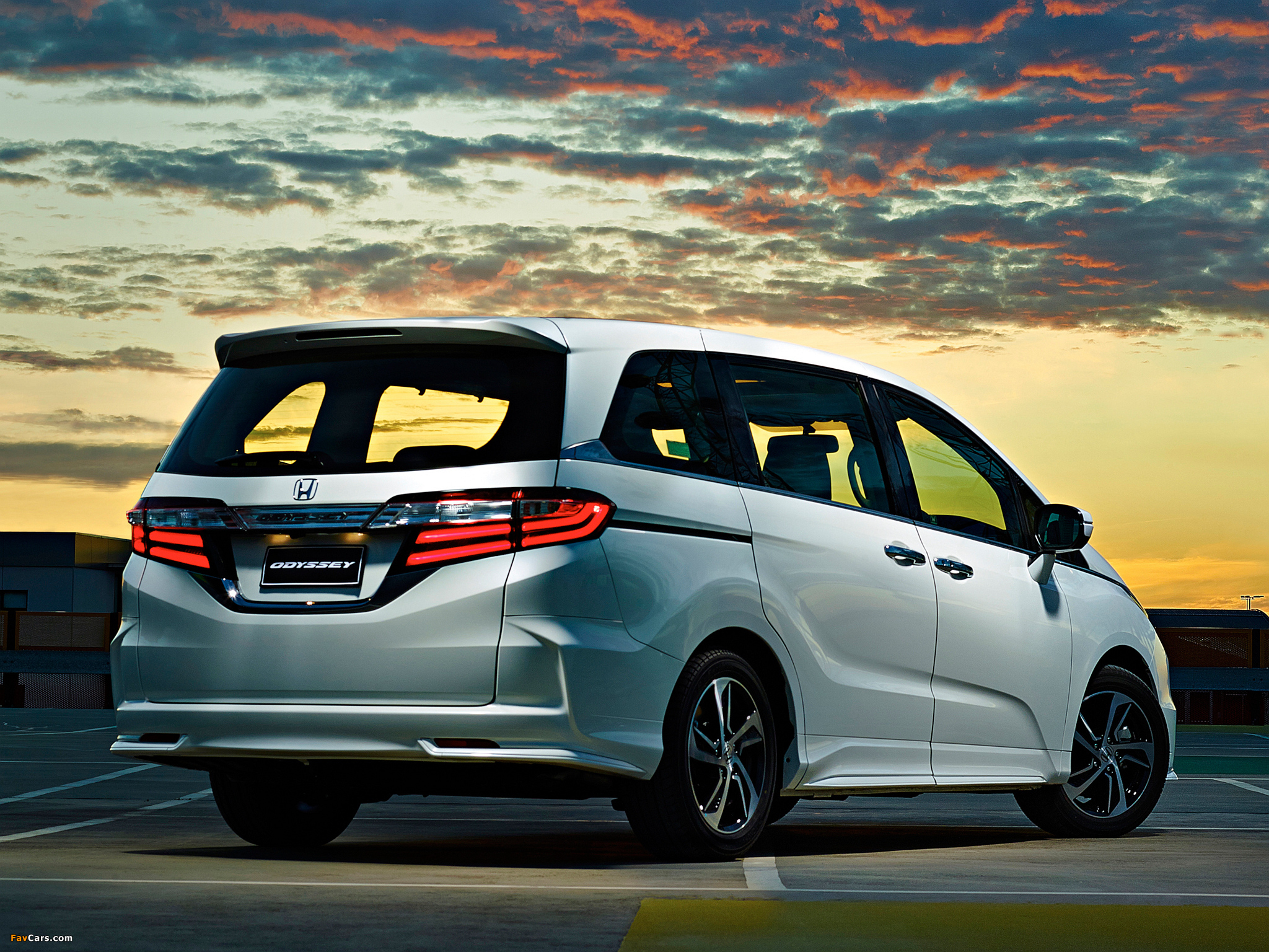 Honda Odyssey VTi-L 2014 images (2048 x 1536)