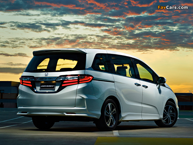 Honda Odyssey VTi-L 2014 images (640 x 480)