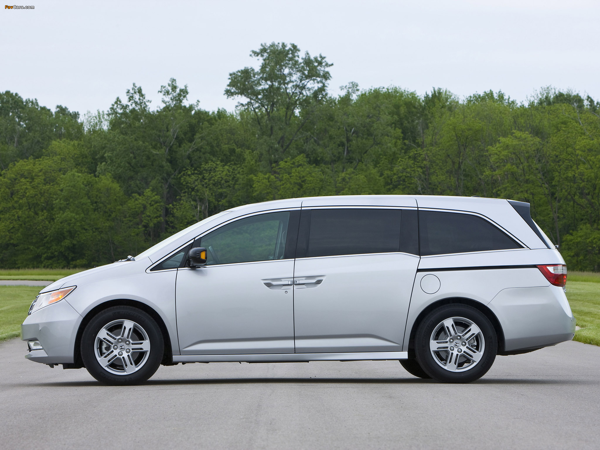 Images of Honda Odyssey US-spec 2010 (2048 x 1536)