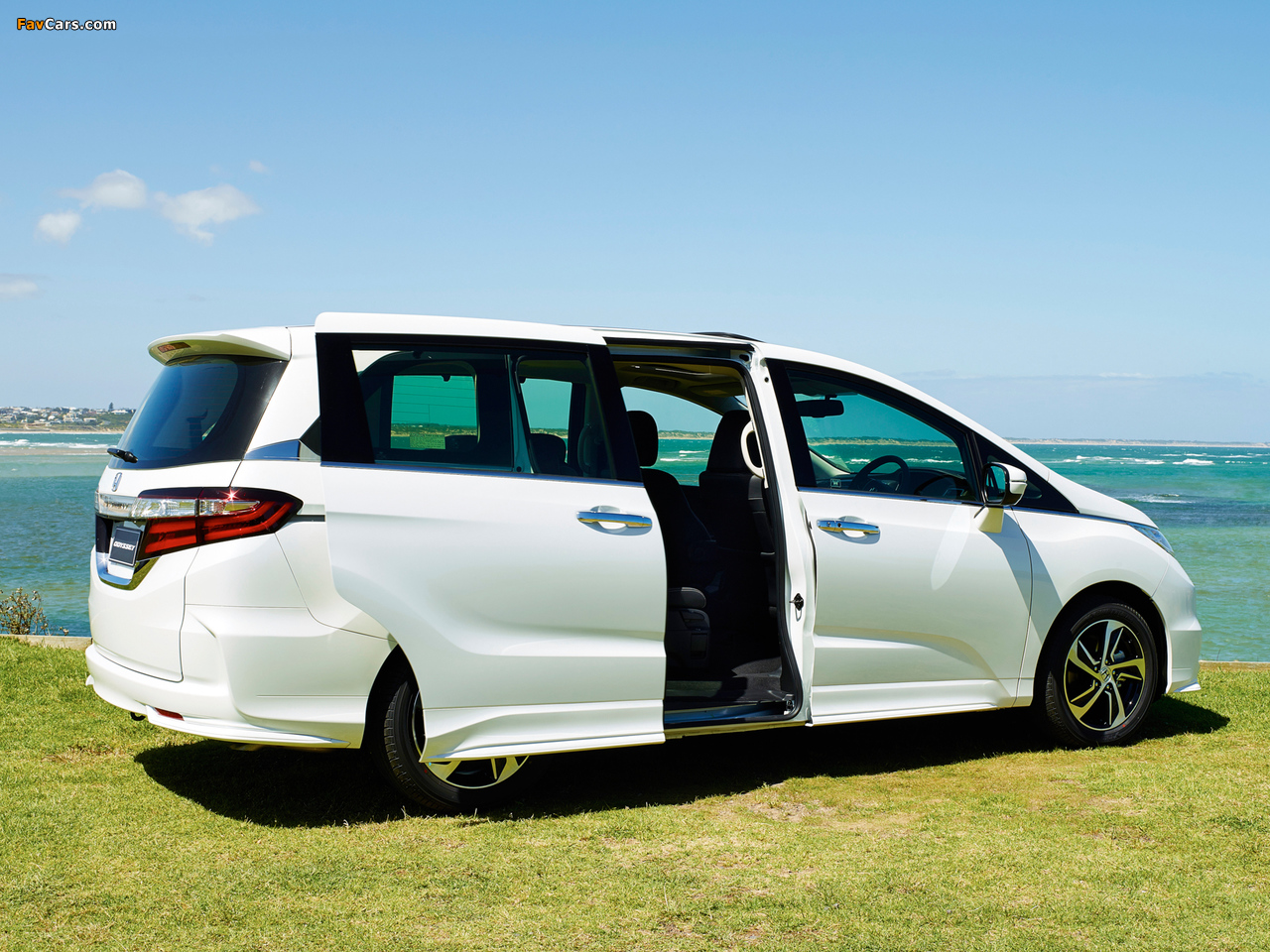 Pictures of Honda Odyssey VTi-L 2014 (1280 x 960)