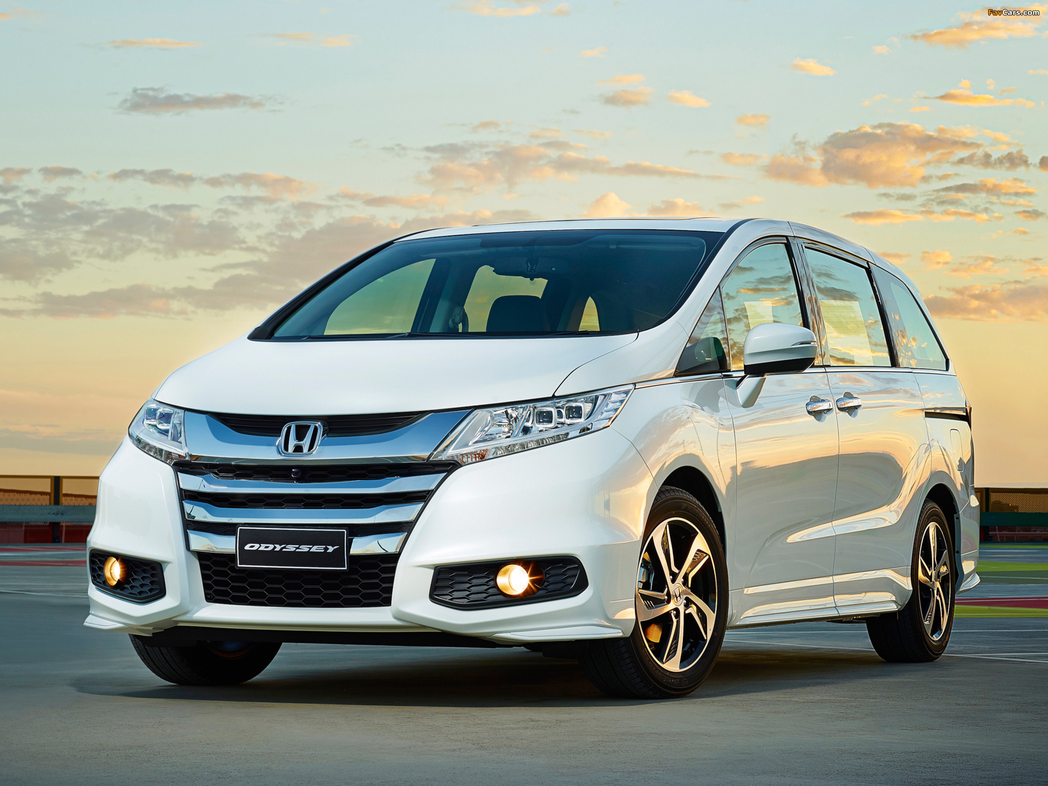 Honda Odyssey VTi-L 2014 wallpapers (2048 x 1536)