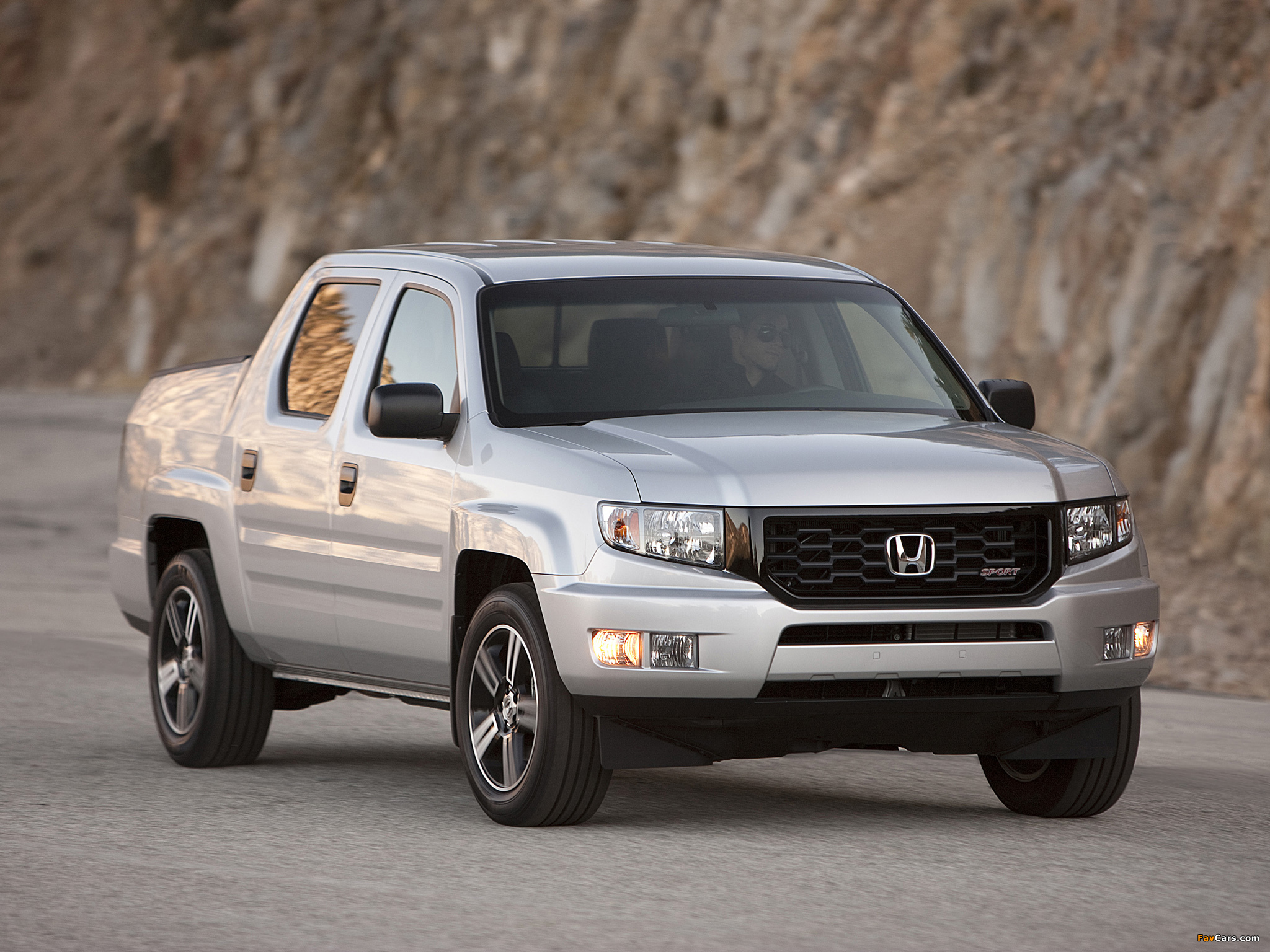 Honda Ridgeline Sport 2011 wallpapers (2048 x 1536)