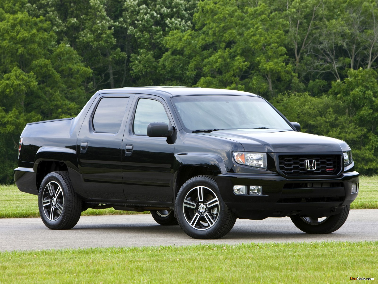 Honda Ridgeline Sport 2011 wallpapers (1600 x 1200)