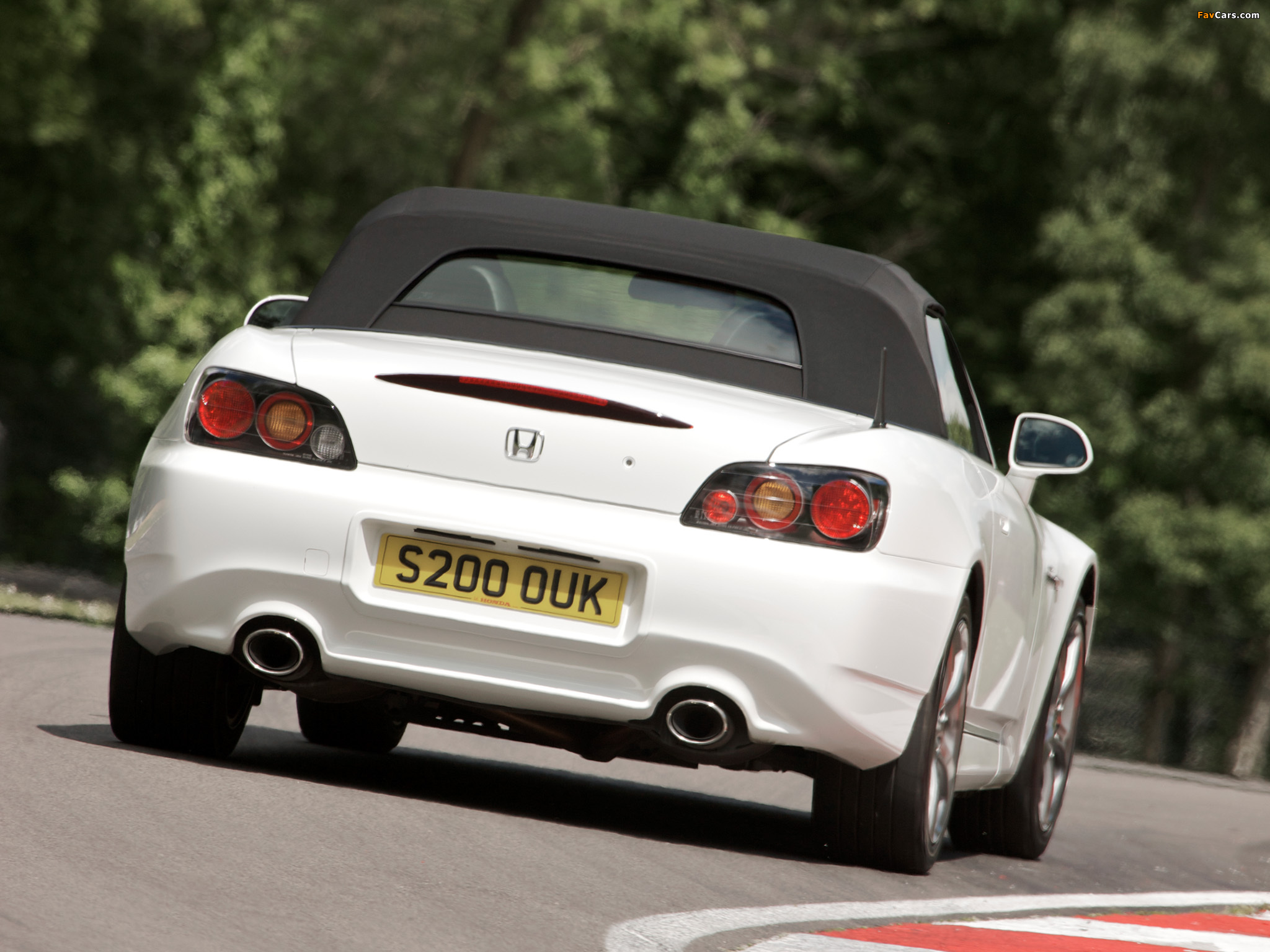 Pictures of Honda S2000 Ultimate Edition UK-spec (AP2) 2009 (2048 x 1536)