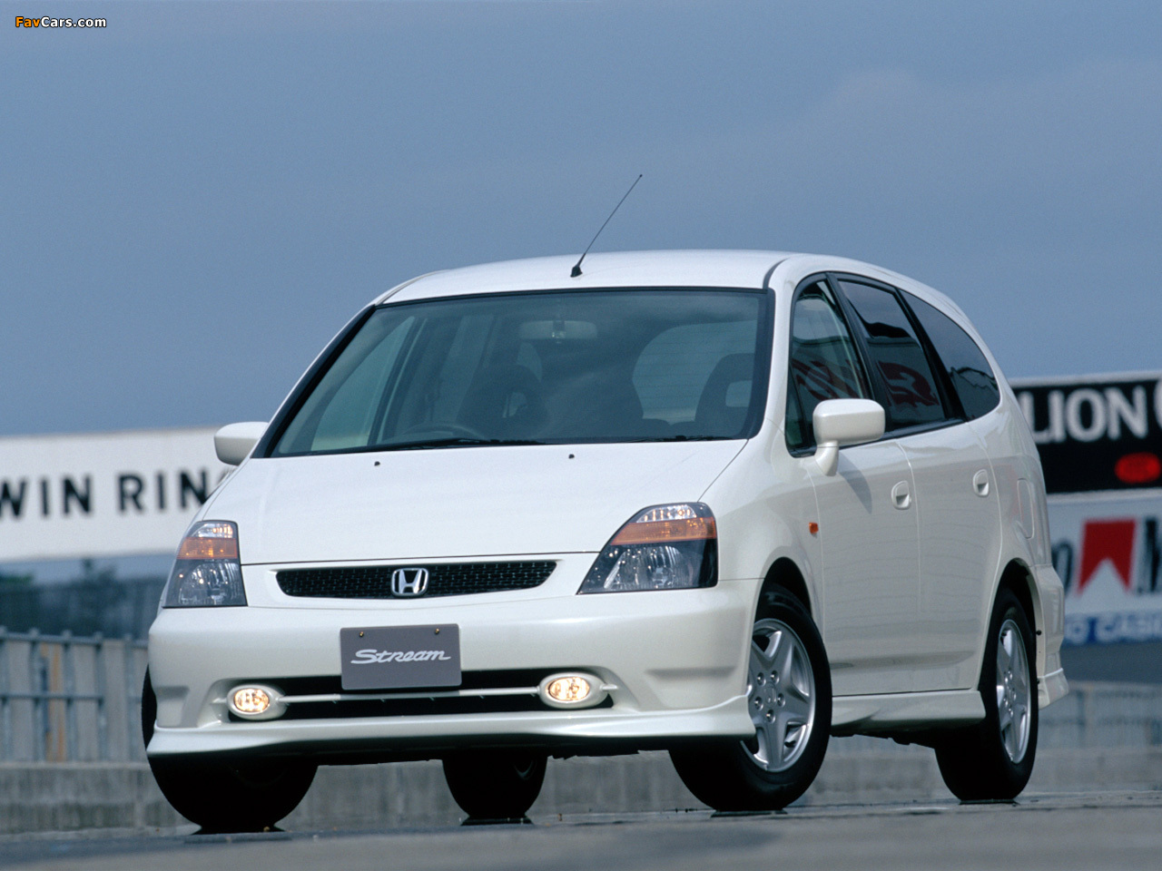 Honda Stream (RN1) 2000–04 images (1280 x 960)