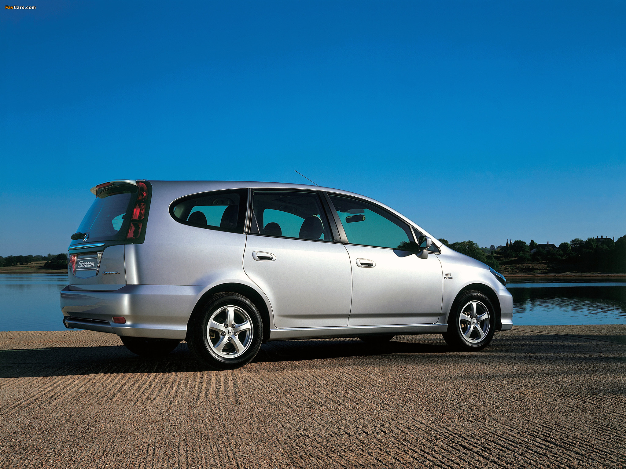 Honda Stream (RN1) 2004–06 wallpapers (2048 x 1536)