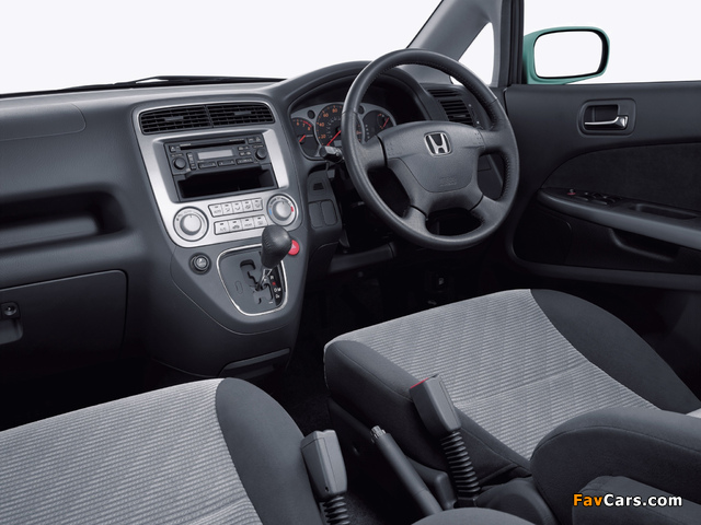 Photos of Honda Stream UK-spec (RN1) 2000–04 (640 x 480)