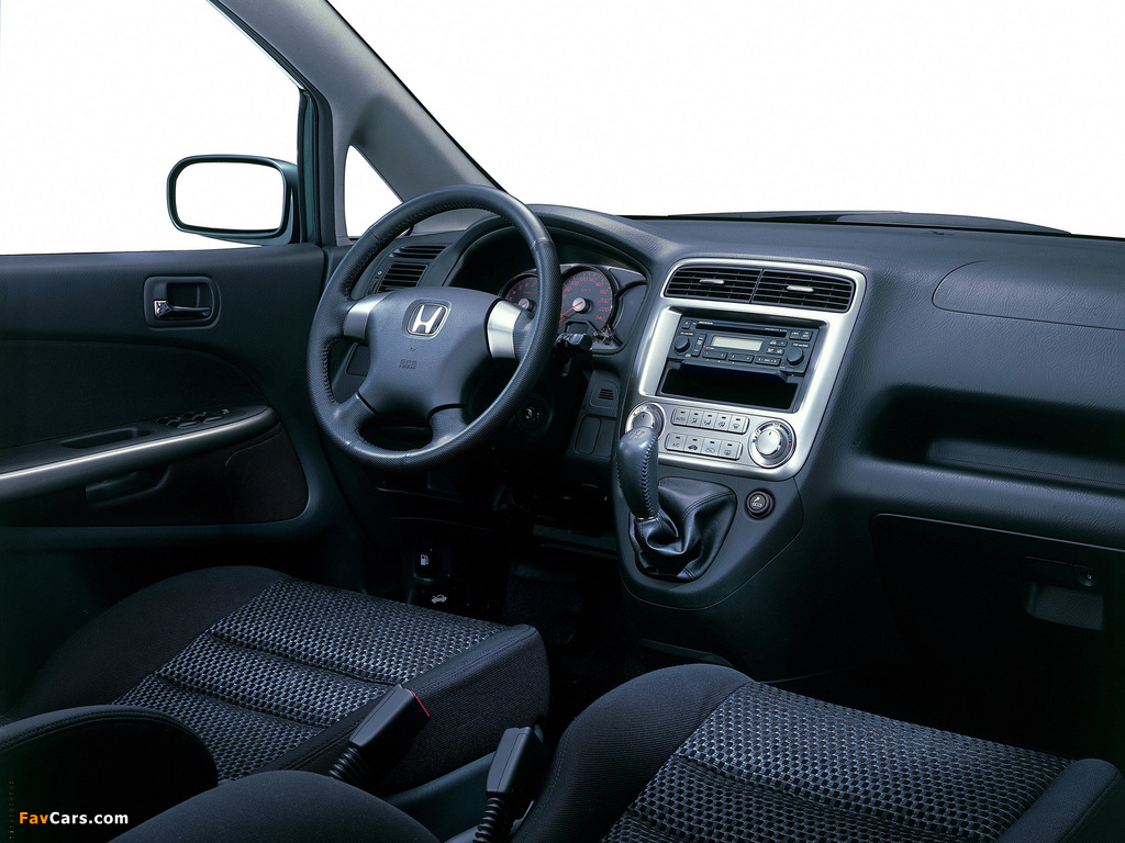 Pictures of Honda Stream (RN1) 2004–06 (1024 x 768)