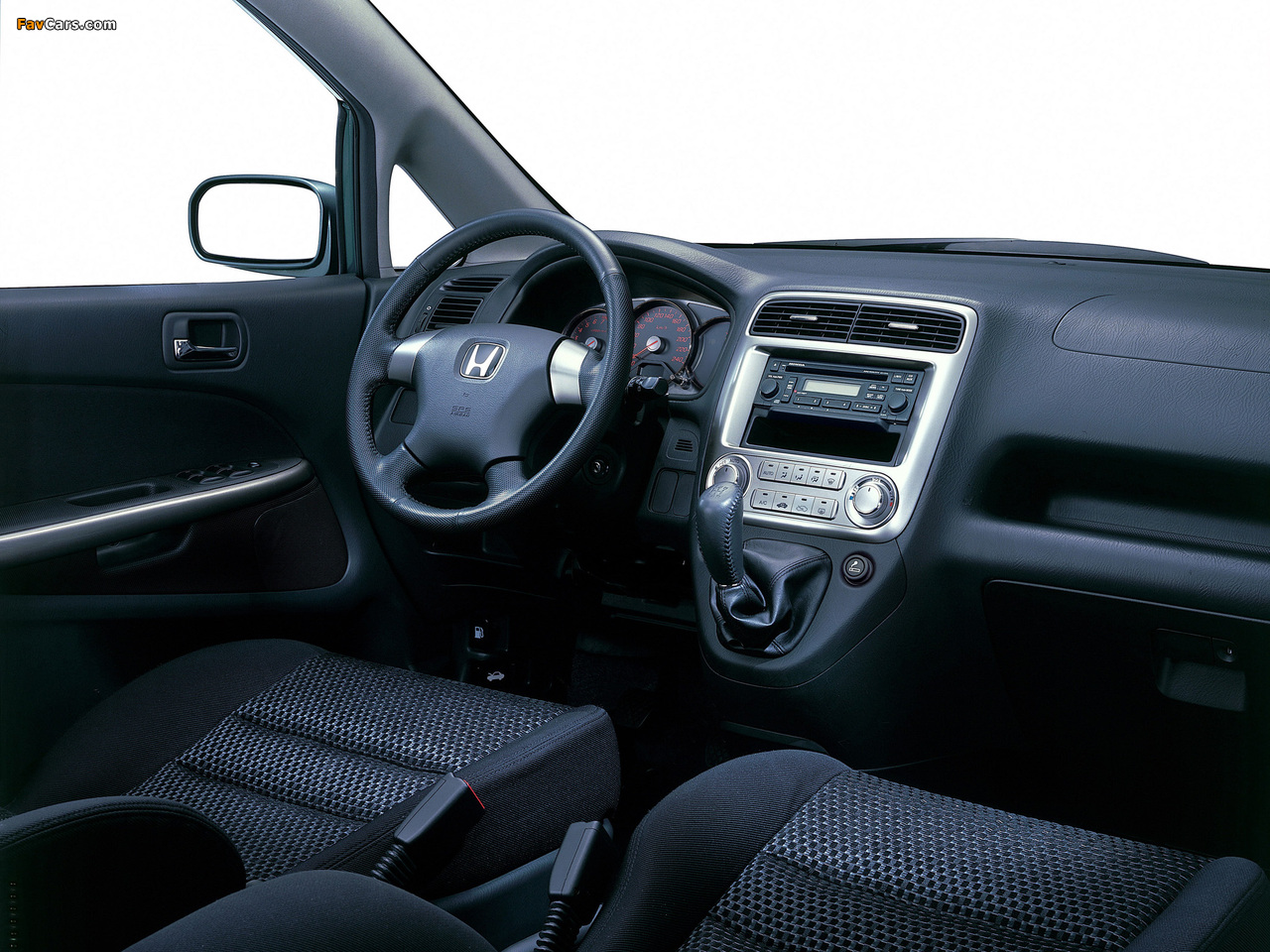 Pictures of Honda Stream (RN1) 2004–06 (1280 x 960)