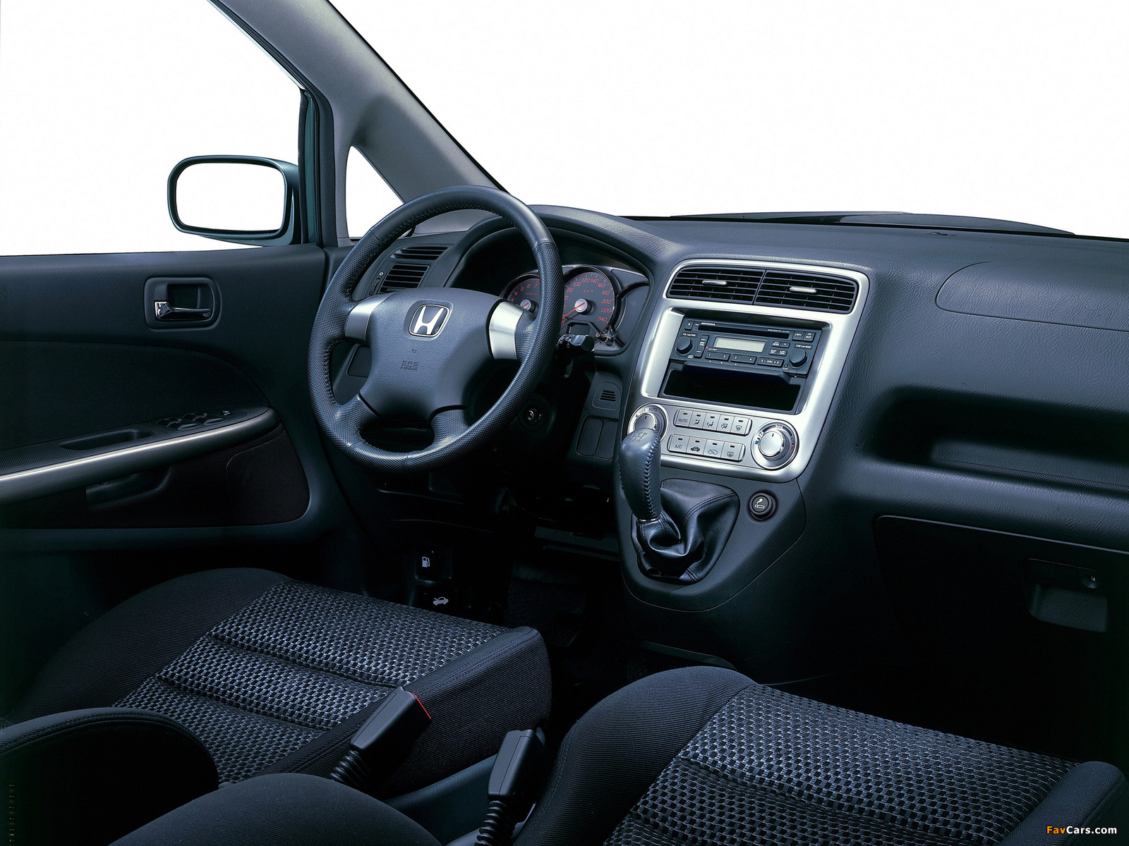 Pictures of Honda Stream (RN1) 2004–06 (1600 x 1200)