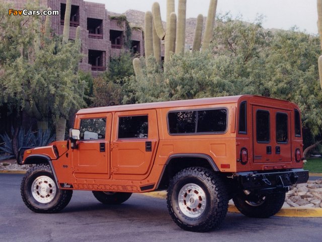 Hummer H1 Wagon 10th Anniversary Edition 2002 wallpapers (640 x 480)