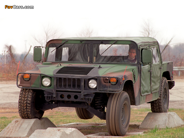 Pictures of HMMWV M998 1984–89 (640 x 480)