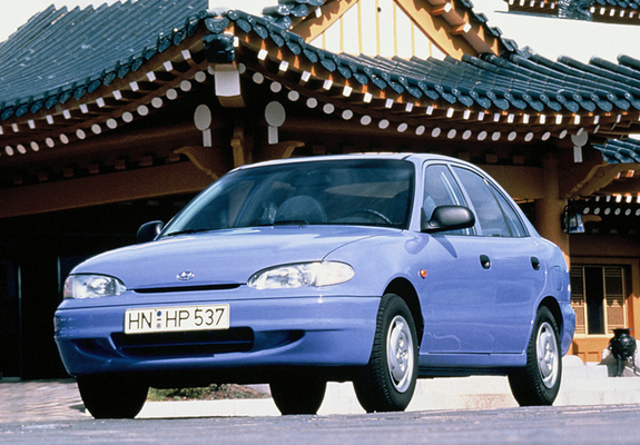 Hyundai Accent 1994–96 images