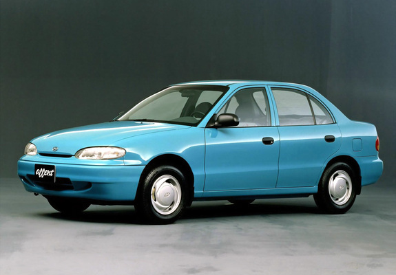 Hyundai Accent 1994–96 photos