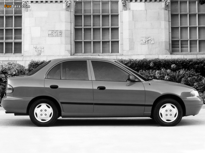 Hyundai Accent Sedan US-spec 1994–96 photos (800 x 600)