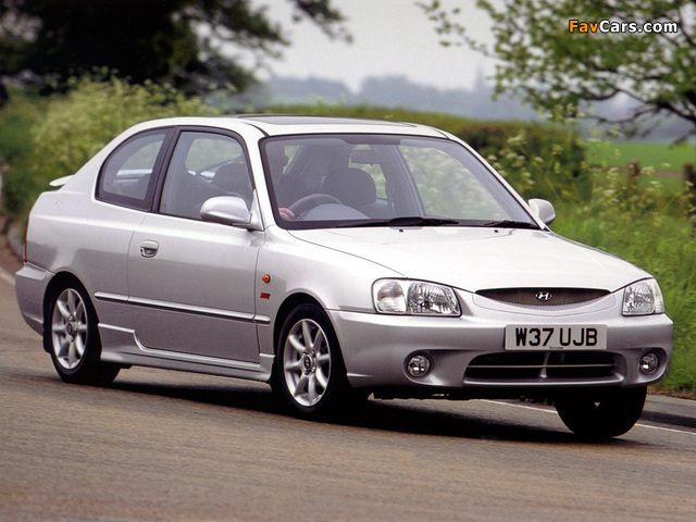 Hyundai Accent MVi 2000–03 photos (640 x 480)