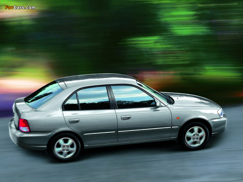 Hyundai Accent 5-door 2000–03 pictures (800 x 600)