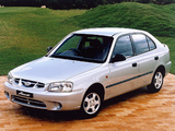 Hyundai Accent 5-door AU-spec 2000–03 pictures