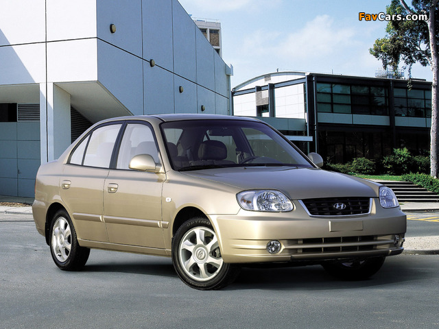 Hyundai Accent Sedan 2003–06 photos (640 x 480)