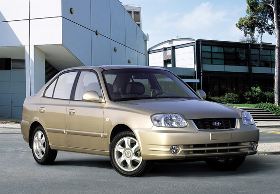 Hyundai Accent Sedan 2003–06 photos