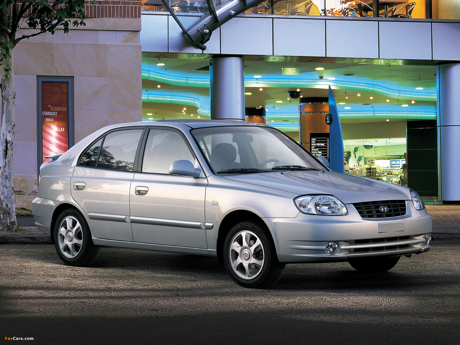 Hyundai Accent 5-door 2003–06 photos (1600 x 1200)