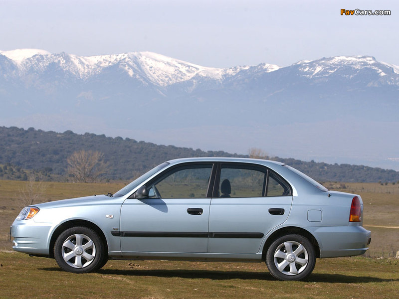 Hyundai Accent Sedan 2003–06 photos (800 x 600)