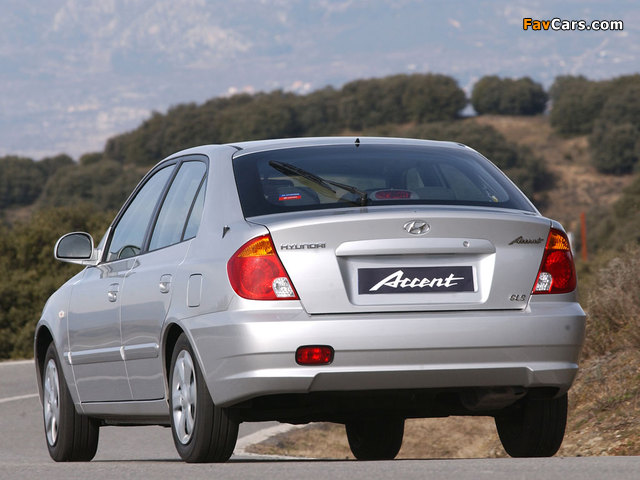 Hyundai Accent 5-door 2003–06 photos (640 x 480)