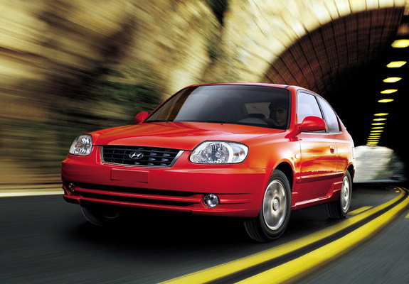 Hyundai Accent 3-door US-spec 2003–06 pictures