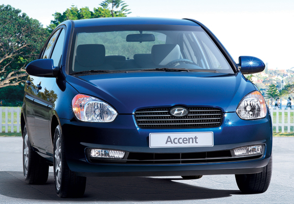 Hyundai Accent Sedan 2006–10 images