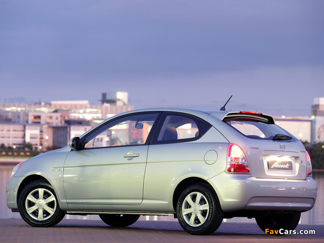 Hyundai Accent 3-door AU-spec 2006–11 images (640 x 480)