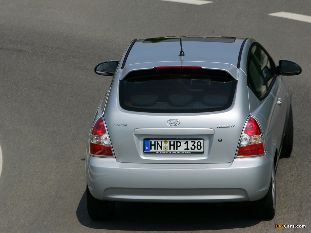 Hyundai Accent 3-door 2006–07 images (1024 x 768)