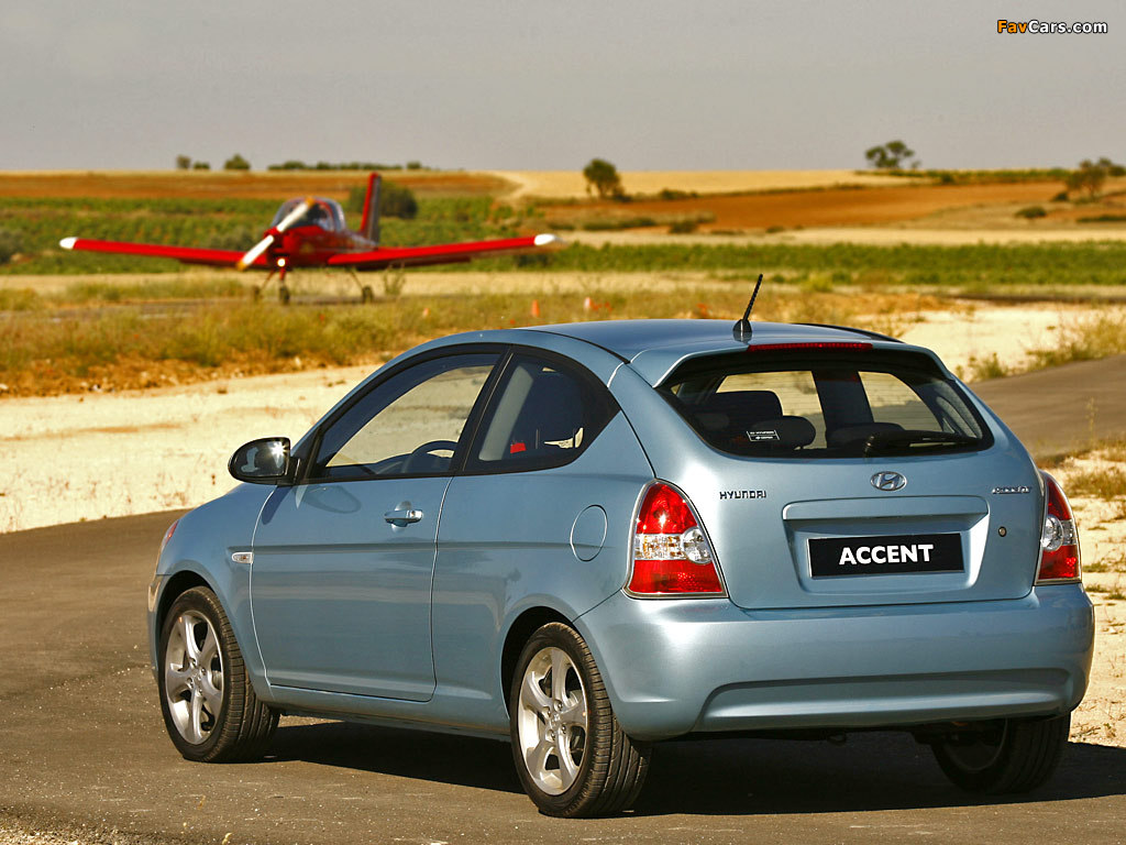 Hyundai Accent 3-door 2006–07 photos (1024 x 768)