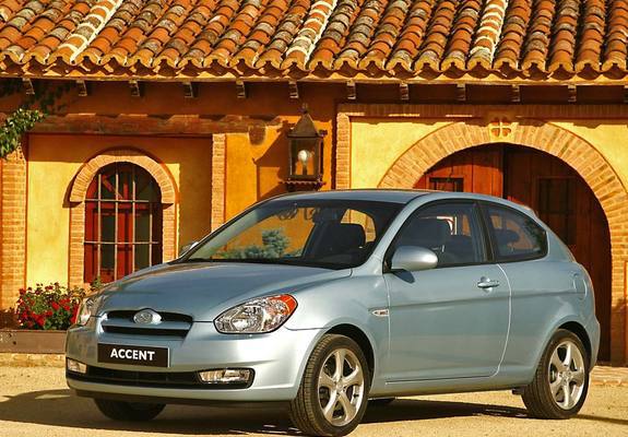 Hyundai Accent 3-door 2006–07 pictures