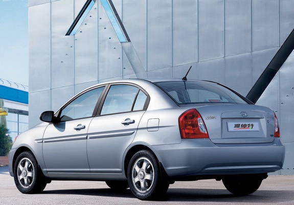 Hyundai Accent Sedan 2006–10 pictures