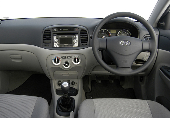 Hyundai Accent Sedan ZA-spec 2006–11 wallpapers
