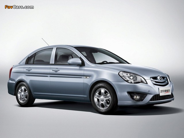 Hyundai Accent CN-spec 2010 images (640 x 480)