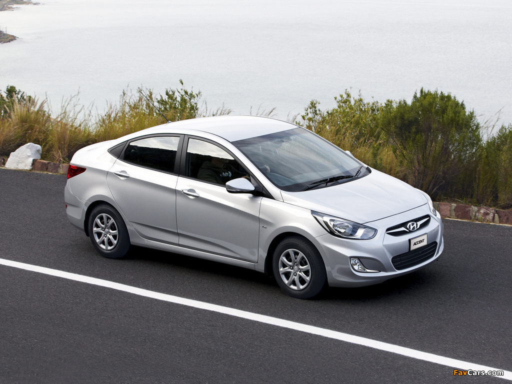 Hyundai Accent Sedan ZA-spec (RB) 2010 photos (1024 x 768)